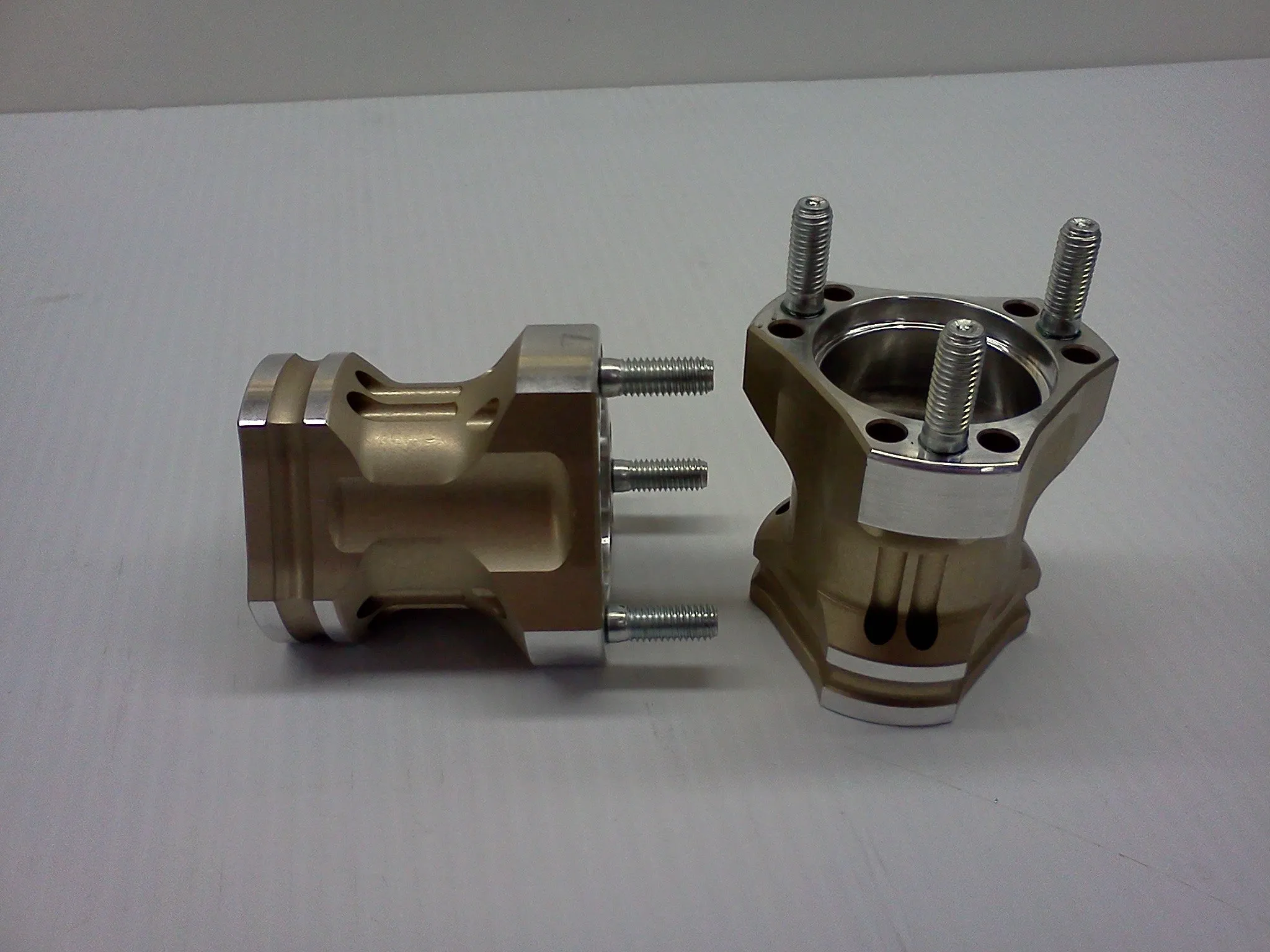 75x25mm Front Hub - Intrepid (100)