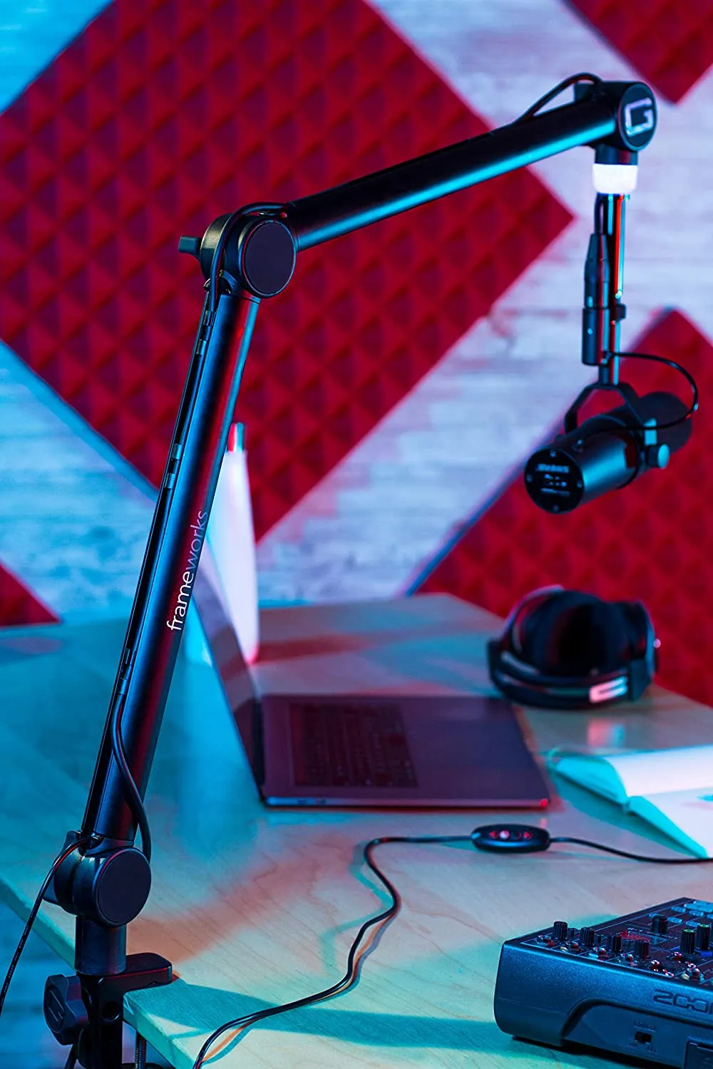 Gator Frameworks Professional Desk-Mounted Microphone Boom Stand