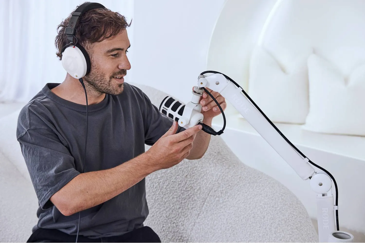 Rode NTH-100 Professional Closed-Back Over-Ear Headphones (White)