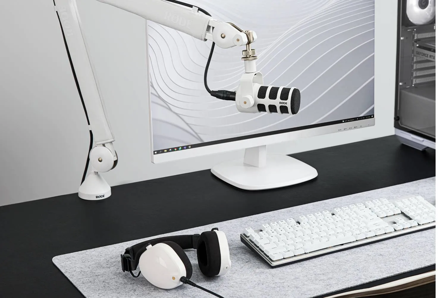 Rode NTH-100 Professional Closed-Back Over-Ear Headphones (White)