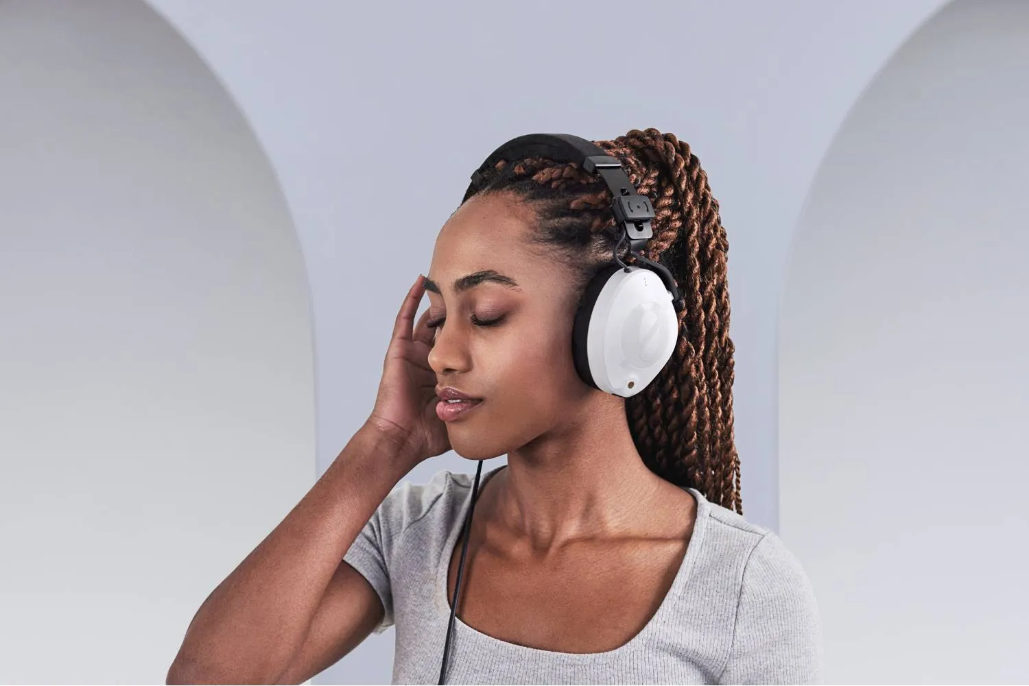 Rode NTH-100 Professional Closed-Back Over-Ear Headphones (White)