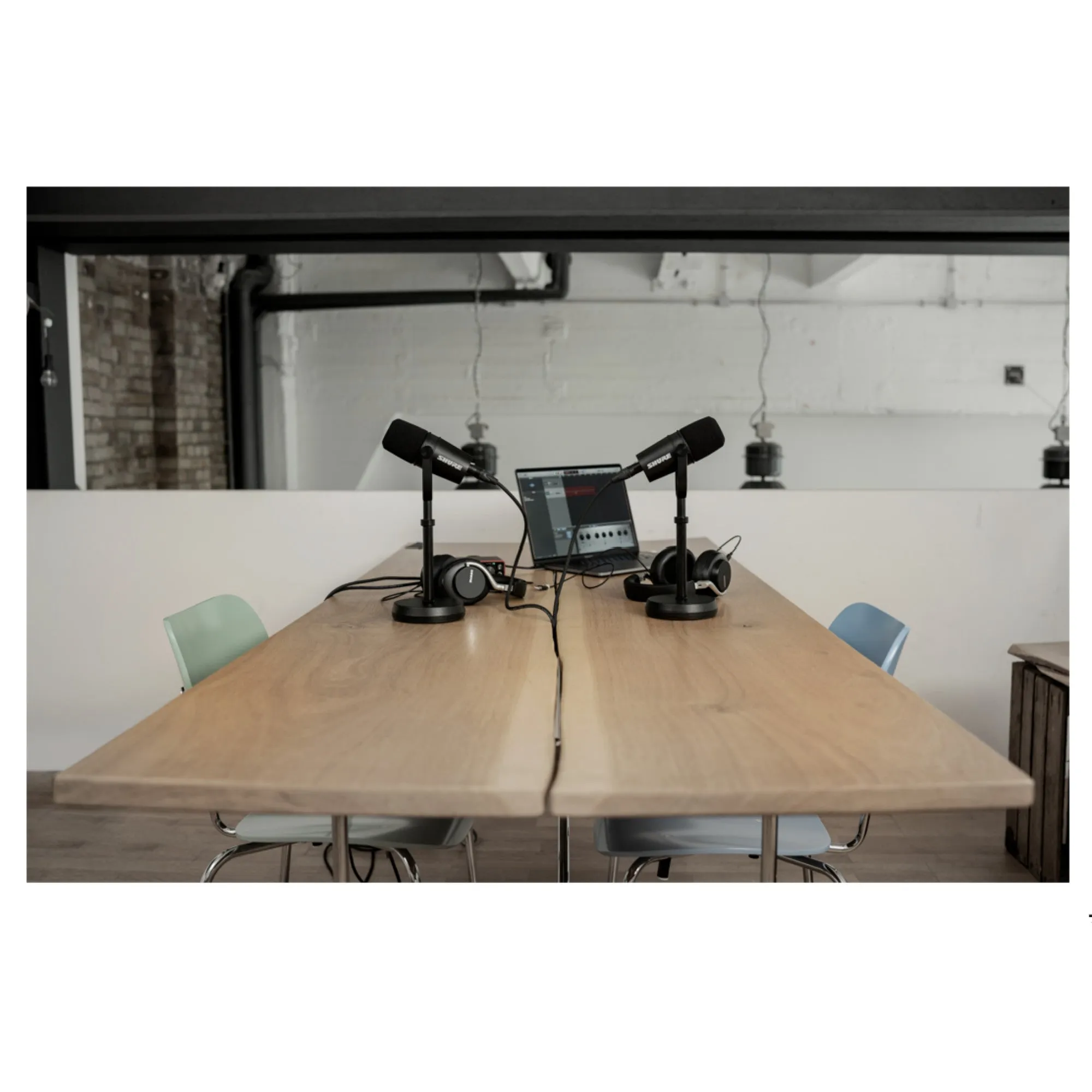 Shure MV7X Dynamic Broadcast Podcast Microphone