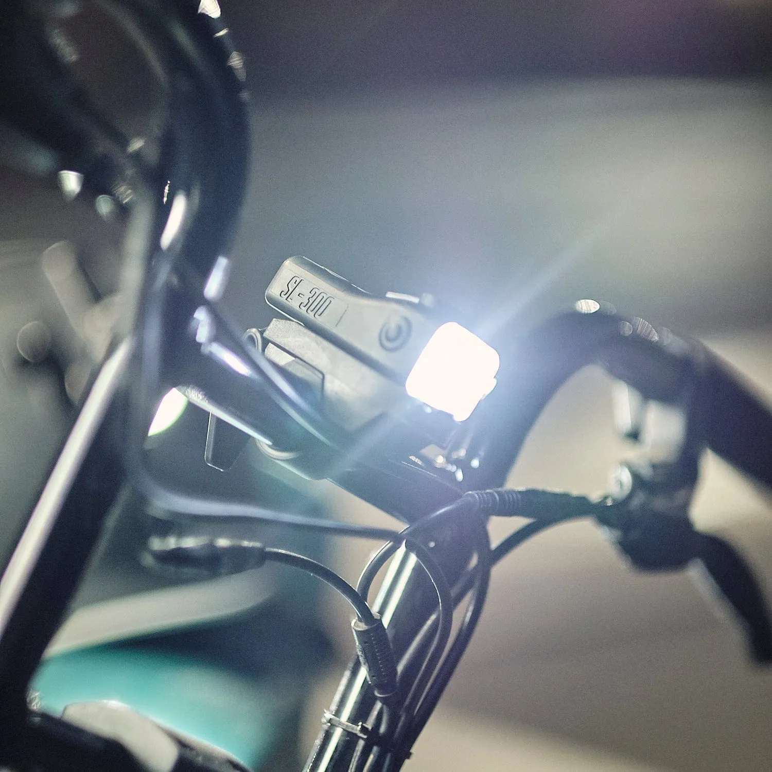 SL-300  Headlight & SL-R1  Brake Light Bike Bundle
