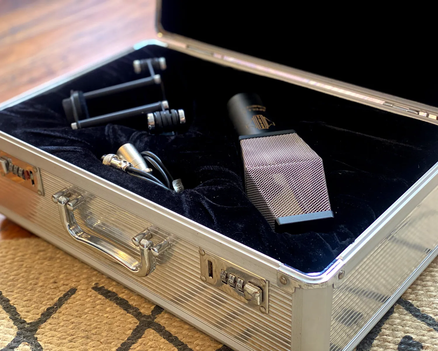 Sontronics Apollo Stereo Ribbon Microphone