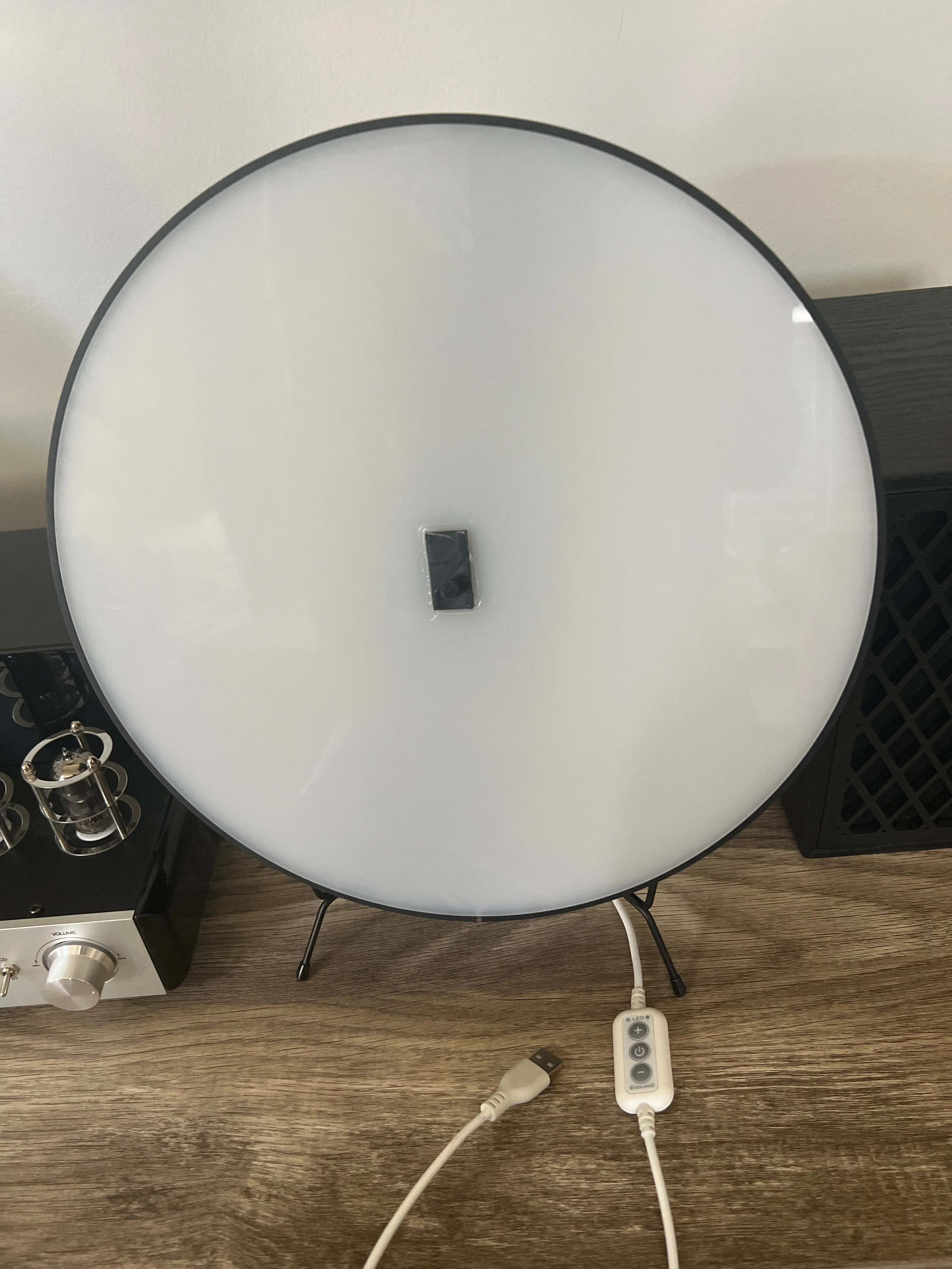 Vylumi w/Stand (Illuminate Your Vinyl Collection With Vylumi)