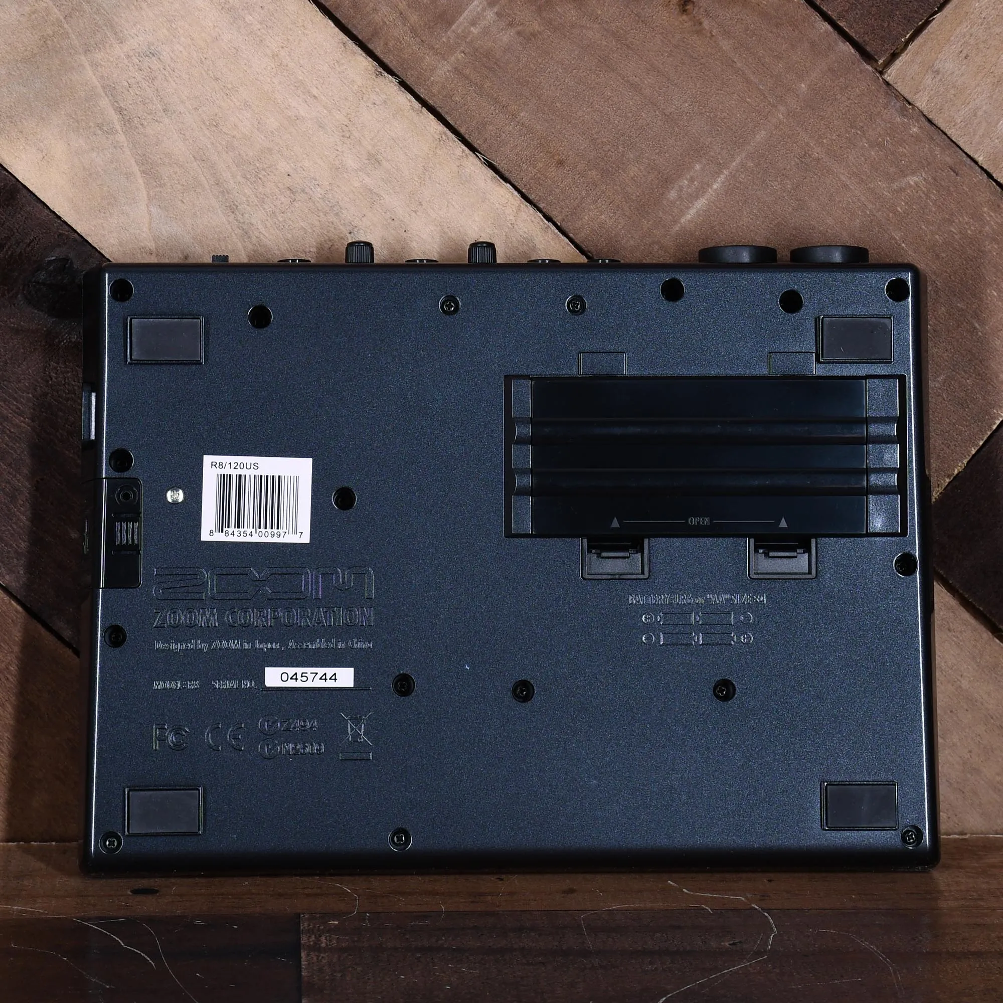 Zoom R8 8 Track Recorder/Interface/Controller/Sampler - Used